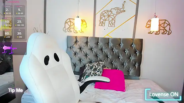 SalmaZaman online show from October 8, 2025, 7:58 pm