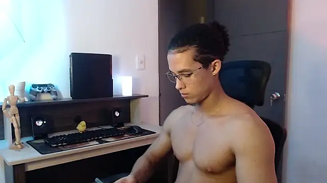 alejo x3 online show from December 5, 2024, 2:26 am