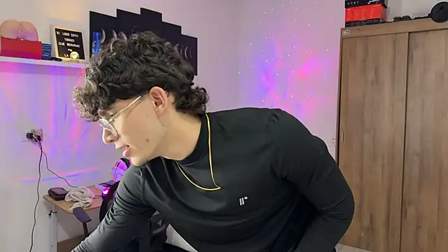 Kisan Smith online show from November 7, 2025, 2:05 am