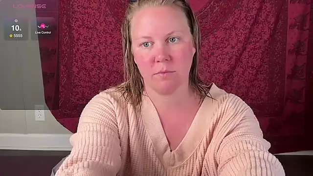 GlitterKitty108 online show from October 24, 2025, 12:59 pm