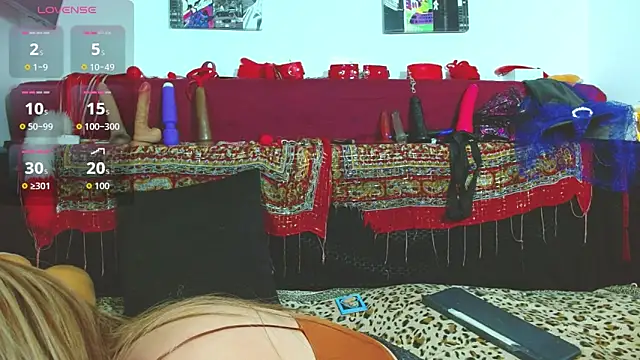 Snapshot of Wiktoria_Brownx chatting on October 24, 2025, 10:53 pm Wiktoria Brownx online show from October 24, 2025, 10:53 pm