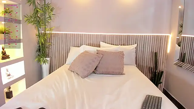 EmmilyCollson online show from October 12, 2025, 12:50 pm