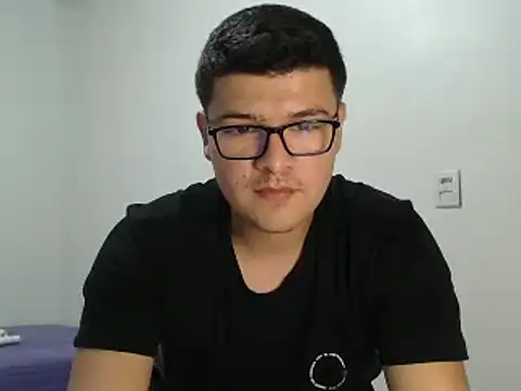 Plug Control online show from April 30, 2026, 1:12 am