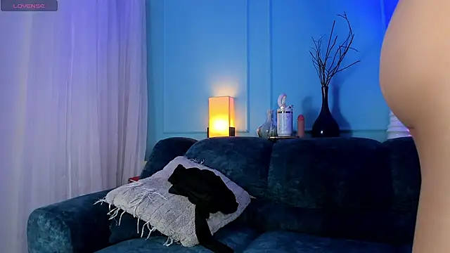 Courtney gonet online show from October 22, 2025, 12:37 pm