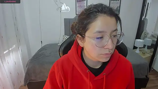 Snapshot of Amy_joones chatting on November 3, 2025, 1:37 pm Amy joones online show from November 3, 2025, 1:37 pm