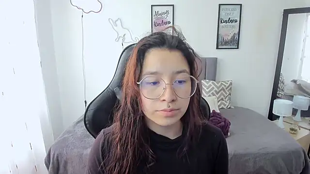 Snapshot of Amy_joones chatting on October 18, 2025, 2:08 pm Amy joones online show from October 18, 2025, 2:08 pm