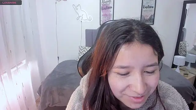 Snapshot of Amy_joones chatting on October 13, 2025, 1:12 pm Amy joones online show from October 13, 2025, 1:12 pm