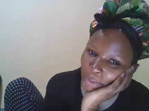 Snapshot of CharlotteDee chatting on November 11, 2025, 6:36 pm CharlotteDee online show from November 11, 2025, 6:36 pm