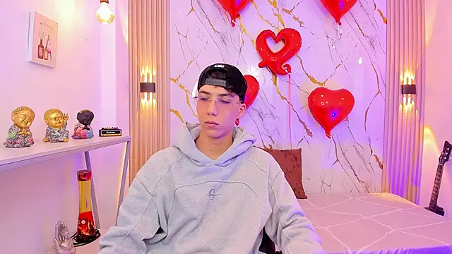 Nikolay Gregori online show from February 16, 2026, 4:22 am