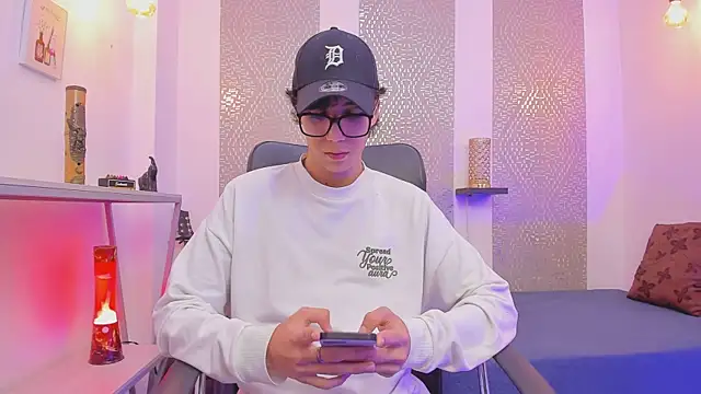 Nikolay Gregori online show from October 17, 2025, 4:38 am