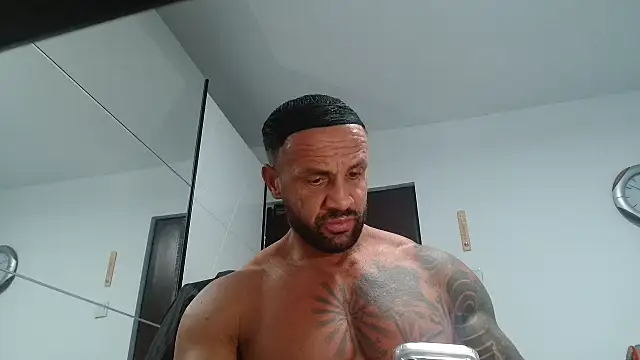 Snapshot of Magnificmuscles89 chatting on February 10, 2026, 4:50 pm Magnificmuscles89 online show from February 10, 2026, 4:50 pm