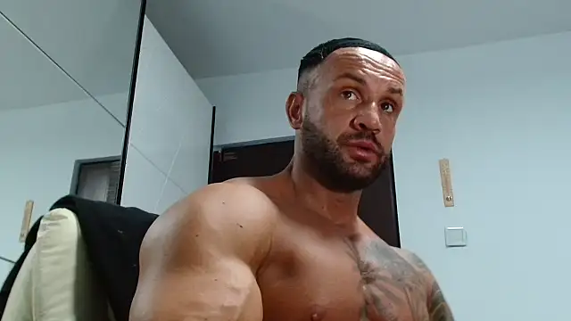 Snapshot of Magnificmuscles89 chatting on January 16, 2026, 10:52 am Magnificmuscles89 online show from January 16, 2026, 10:52 am