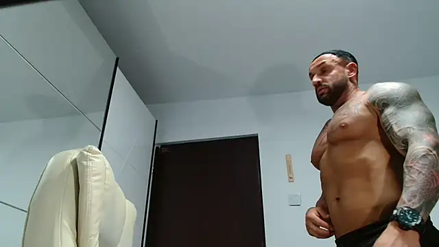 Snapshot of Magnificmuscles89 chatting on February 26, 2026, 10:10 pm Magnificmuscles89 online show from February 26, 2026, 10:10 pm