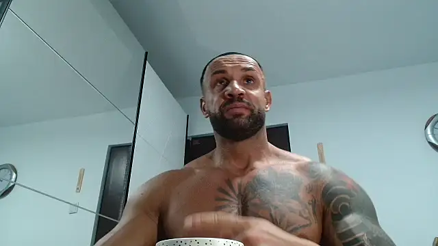 Snapshot of Magnificmuscles89 chatting on February 8, 2026, 11:52 am Magnificmuscles89 online show from February 8, 2026, 11:52 am