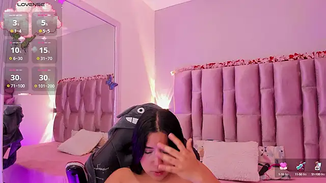 NikyBrookss online show from October 13, 2025, 1:02 pm