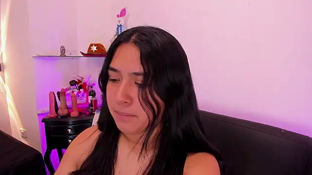 NikyBrookss online show from February 9, 2026, 3:32 pm