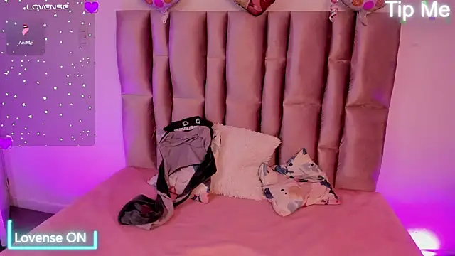 NikyBrookss online show from April 10, 2026, 12:34 pm