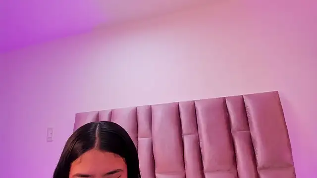 NikyBrookss online show from March 18, 2026, 12:19 pm