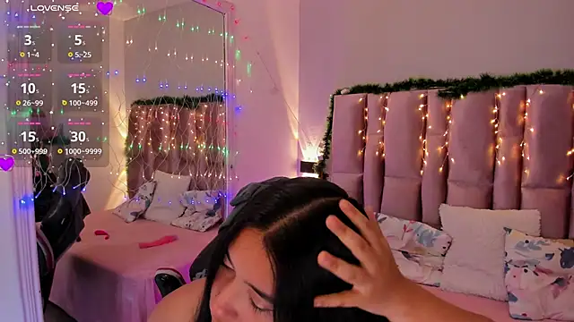 NikyBrookss online show from December 2, 2025, 1:35 pm