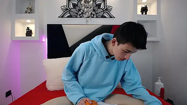 MaikCarver online show from February 4, 2025, 4:15 am