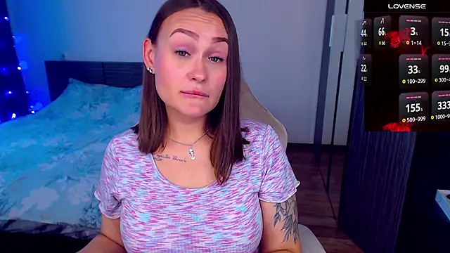 Snapshot of Cutie-Melanie chatting on October 7, 2025, 1:23 pm Cutie-Melanie online show from October 7, 2025, 1:23 pm