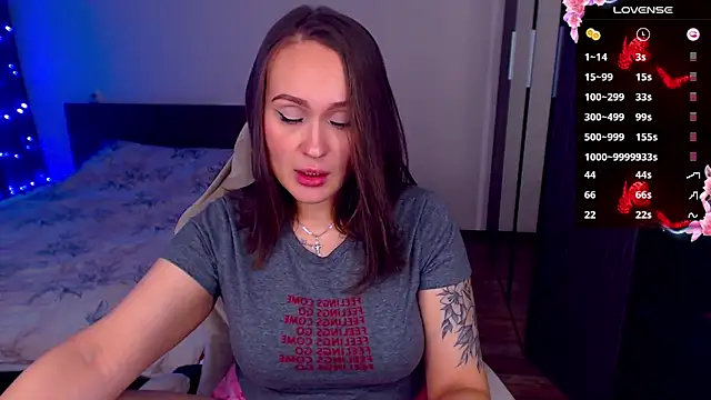 Snapshot of Cutie-Melanie chatting on November 9, 2025, 8:24 pm Cutie-Melanie online show from November 9, 2025, 8:24 pm