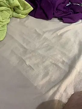 Snapshot of couple_shy chatting on December 22, 2025, 2:11 am couple shy online show from December 22, 2025, 2:11 am