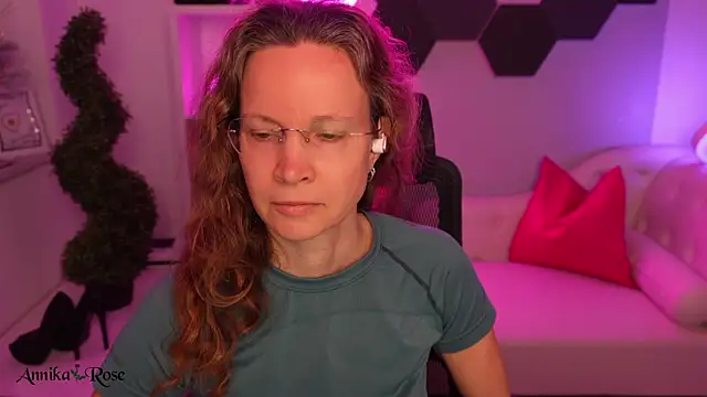 AnnikaRose online show from February 9, 2026, 6:55 am