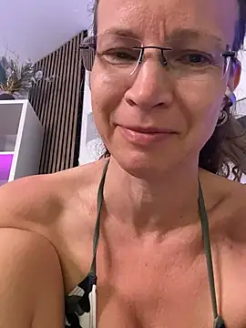 Snapshot of AnnikaRose chatting on June 25, 2026, 3:48 am AnnikaRose online show from June 25, 2026, 3:48 am