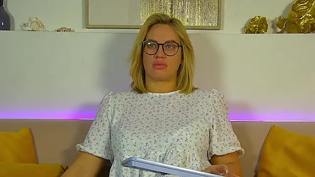 Snapshot of MariaNeumann chatting on January 16, 2026, 6:28 am MariaNeumann online show from January 16, 2026, 6:28 am