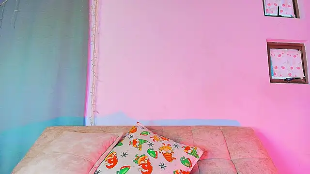 liccy hall online show from December 19, 2025, 11:45 am