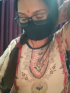 Aishwaryaa 69 online show from November 30, 2025, 1:01 pm