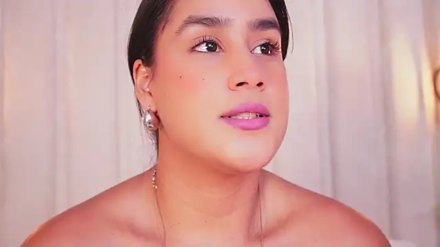 Snapshot of bonniekim_ chatting on September 13, 2025, 10:10 pm bonniekim online show from September 13, 2025, 10:10 pm