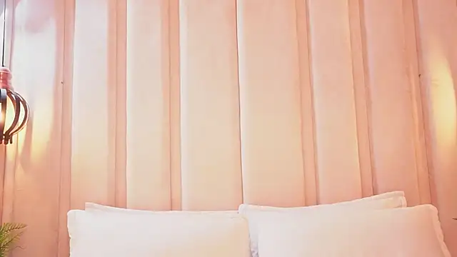 Snapshot of bonniekim_ chatting on November 5, 2025, 11:52 pm bonniekim online show from November 5, 2025, 11:52 pm