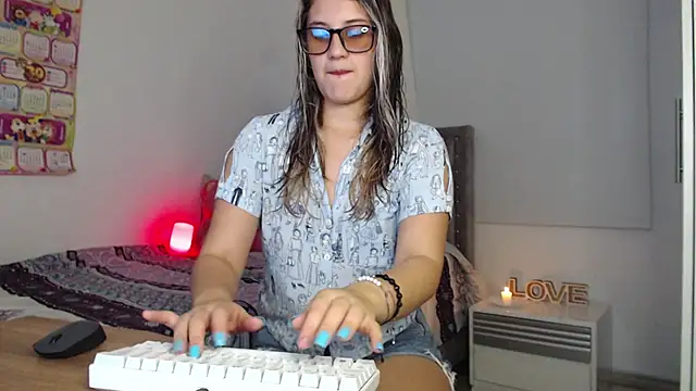 Snapshot of Giia_paiige18 chatting on March 20, 2025, 2:19 am Giia paiige18 online show from March 20, 2025, 2:19 am