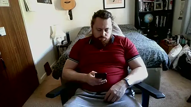 Hairy Guy30 online show from April 30, 2026, 4:47 pm