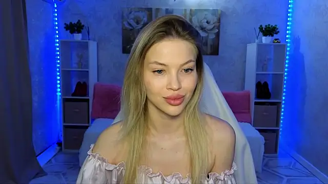 EmmyMills online show from February 19, 2026, 9:12 pm