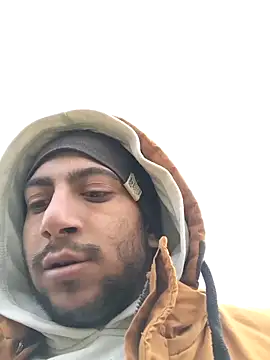 Snapshot of emea4 chatting on November 24, 2025, 10:15 am emea4 online show from November 24, 2025, 10:15 am