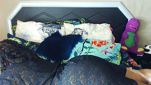 Bulkyyass online show from December 16, 2025, 10:41 am