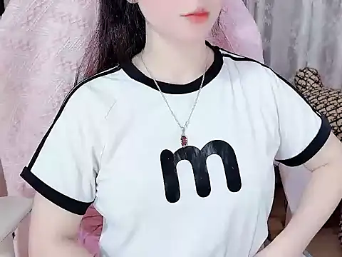 Snapshot of _Lygn__ chatting on November 4, 2025, 1:59 pm Lygn online show from November 4, 2025, 1:59 pm