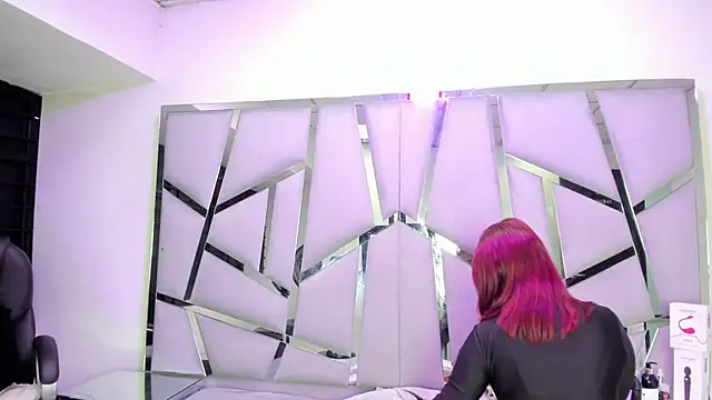 Snapshot of Catherinee69_x chatting on February 24, 2026, 3:40 am Catherinee69 x online show from February 24, 2026, 3:40 am