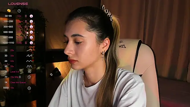 DarlaLike online show from November 4, 2025, 3:43 am