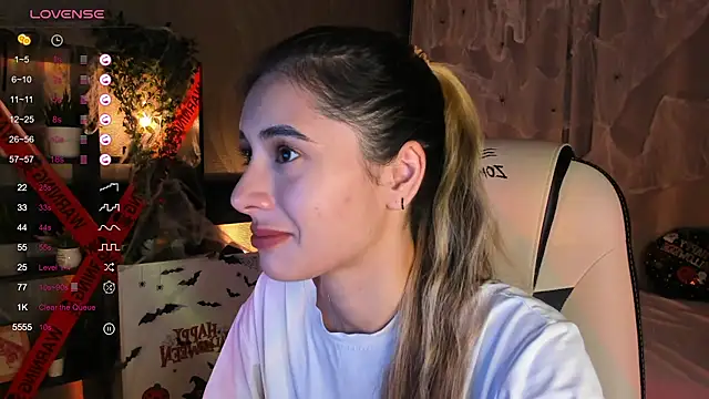 DarlaLike online show from October 17, 2025, 4:05 am