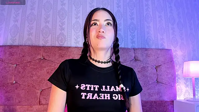 lunar leen online show from November 11, 2025, 7:41 pm