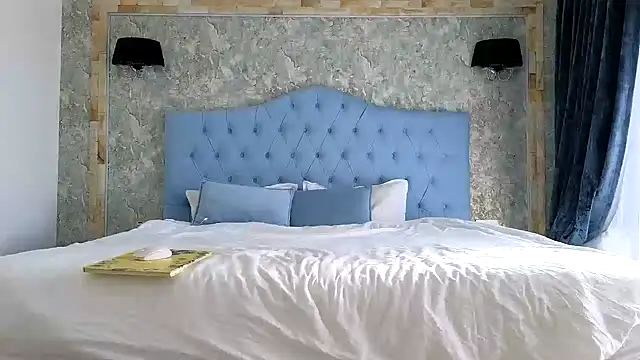 Blanca1 online show from November 6, 2025, 10:08 am