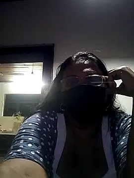 Snapshot of FemMom chatting on October 9, 2025, 1:44 pm FemMom online show from October 9, 2025, 1:44 pm