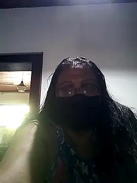 Snapshot of FemMom chatting on October 6, 2025, 7:53 am FemMom online show from October 6, 2025, 7:53 am
