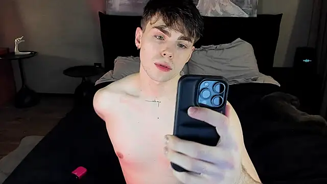 simonwnl online show from December 6, 2024, 2:55 pm