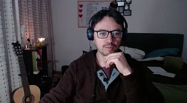 Snapshot of Diptongo chatting on March 16, 2025, 12:34 am Diptongo online show from March 16, 2025, 12:34 am