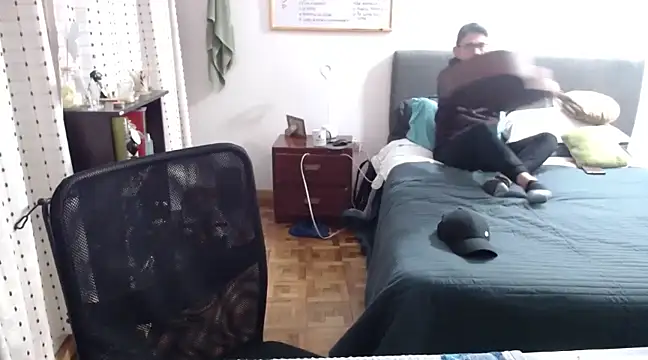 Snapshot of Diptongo chatting on March 17, 2025, 1:03 am Diptongo online show from March 17, 2025, 1:03 am